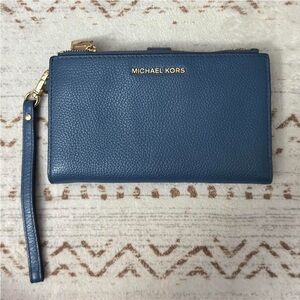 Blue Jet Set Travel Signature Logo Smartphone Wallet